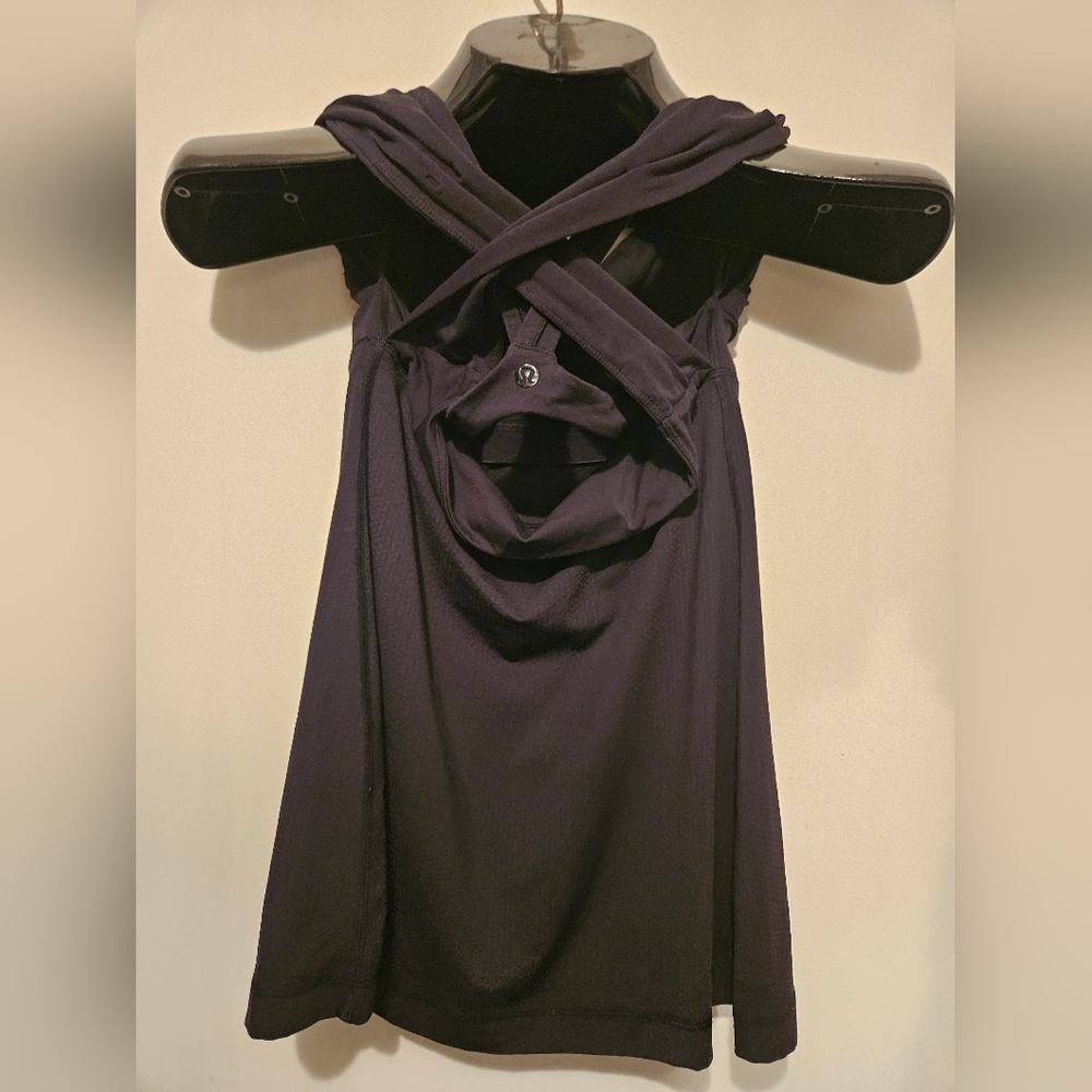 Lululemon Size 6 Black Tank
